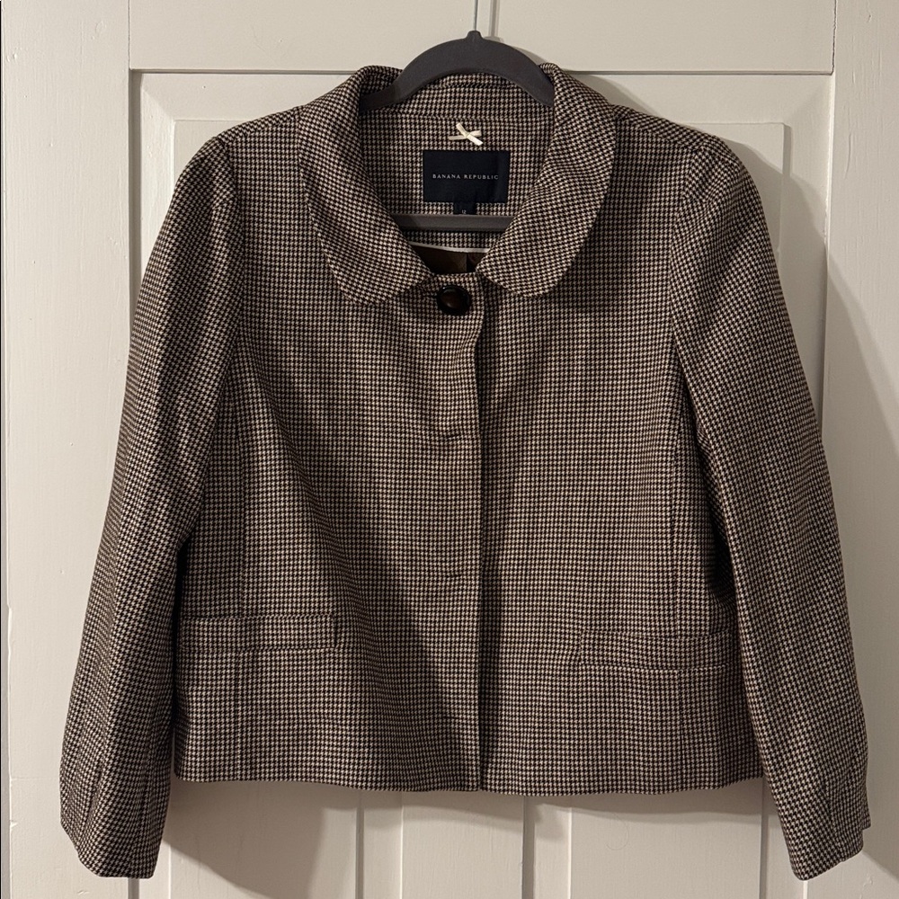 Banana Republic Brown, and Black, and Cream Houndstooth Jacket